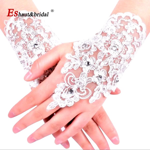 NWT-Fashion Ivory LacesFingerless Rhinestone Glove. - Picture 1 of 2